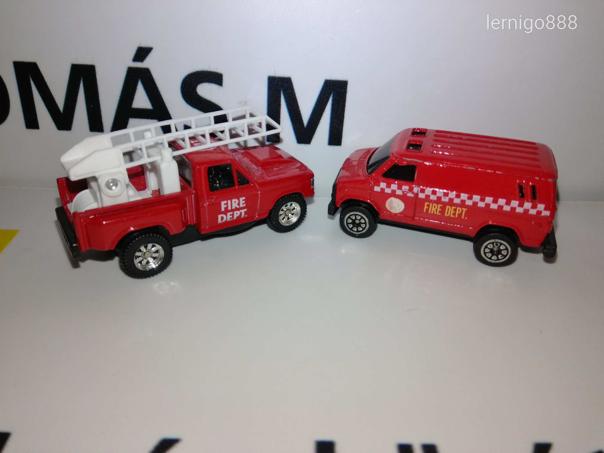MATCBOX TŰZOLTÓ AUTÓK 2 DB EGYBEN