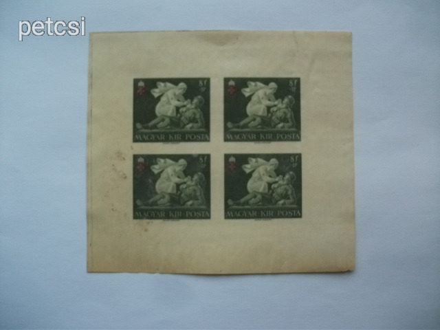 Magyar bélyeg / kisív vöröskereszt II. 8 f+1 P kisív 1942 vágott 2.
