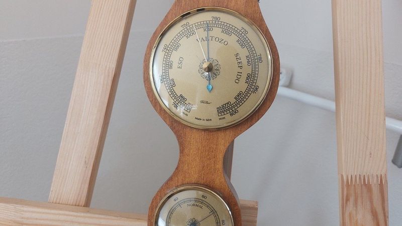 (K)  Retro barométer, hőmérő