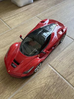 RC La Ferrari kisautó
