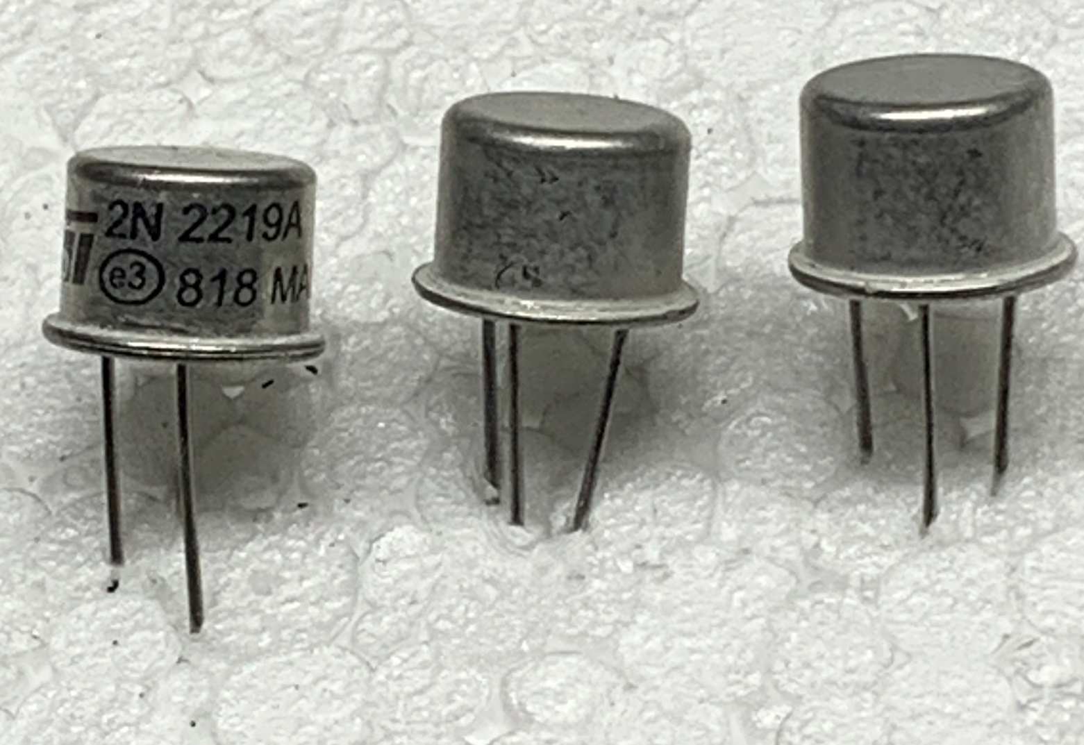 3db 2N2219 TRANZISZTOR EGYÜTT 0304f