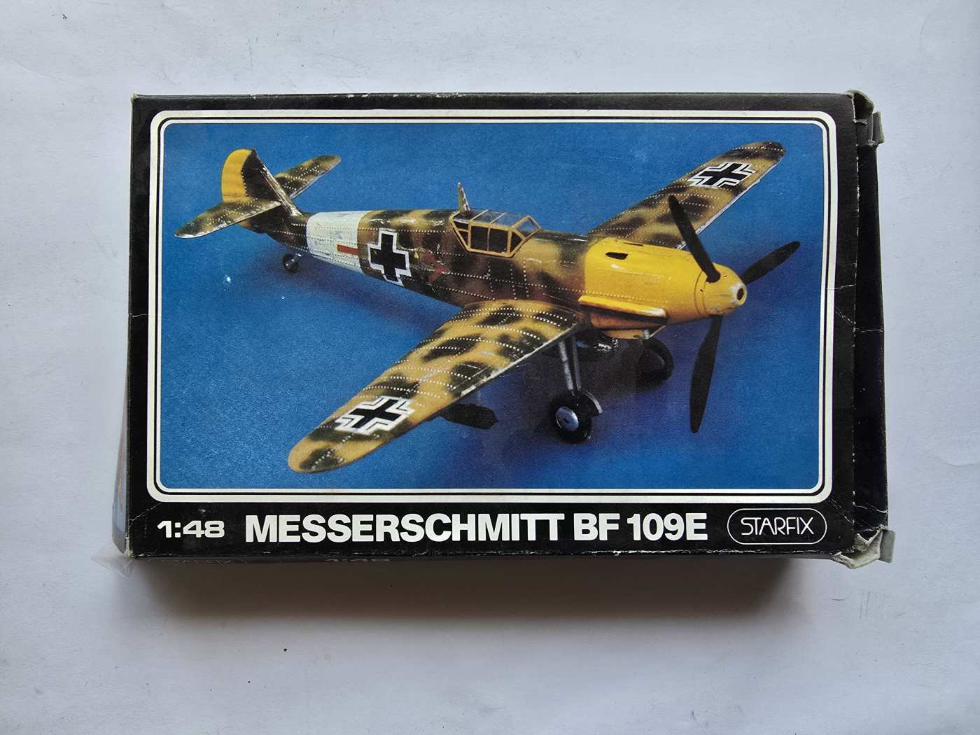 Messerschmitt BF-109 E retro repülő makett