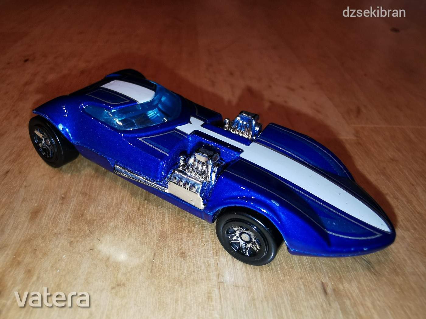 Használt Hotwheels kisautó
