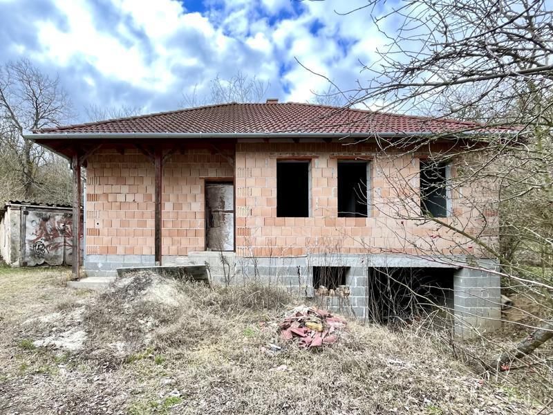 Családi ház Valkó