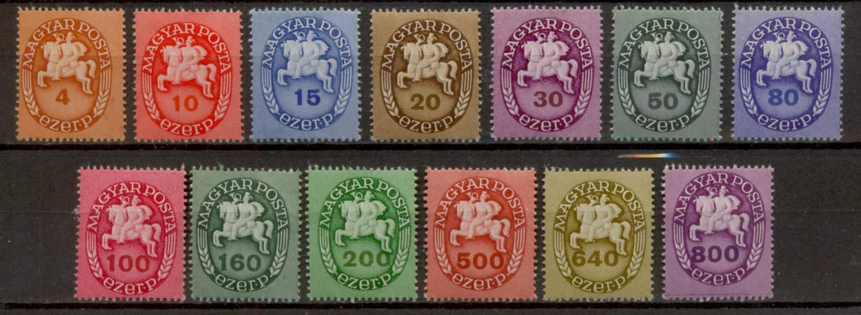 M334 - 1946 Lovasfutár teljes bélyegsor (13 db) - Postatiszta (**) Kifogástalan