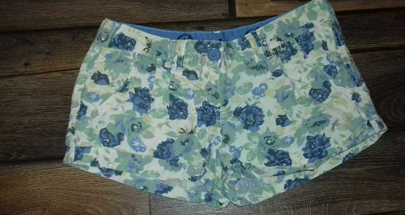 Virágmintás short, Denim