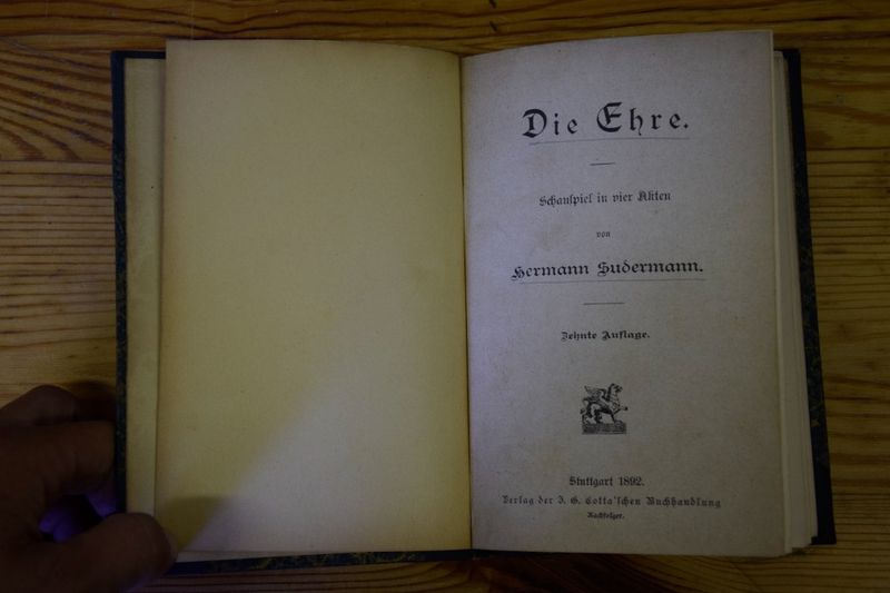 K359 - HERMANN SUDERMANN - DIE EHRE