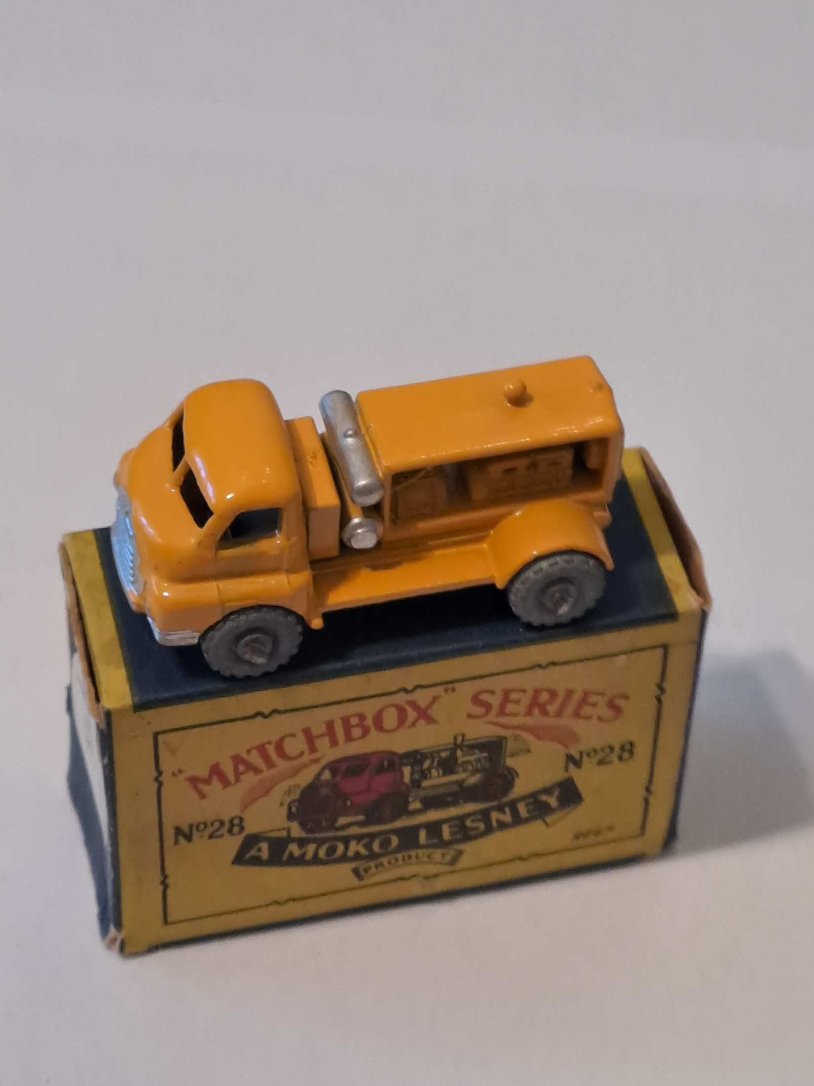 Matchbox dobozos dömping Moko no 28 Compressor lorry