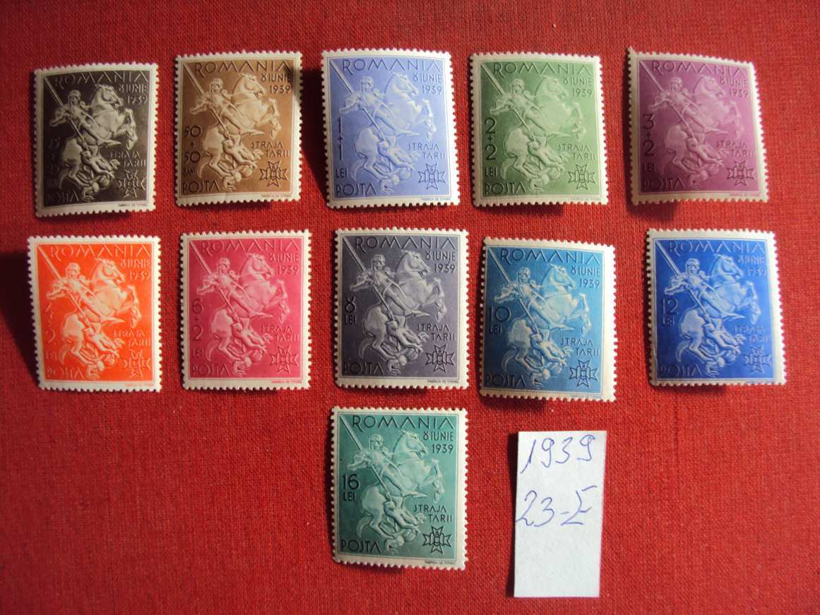 Román postatiszta sor.