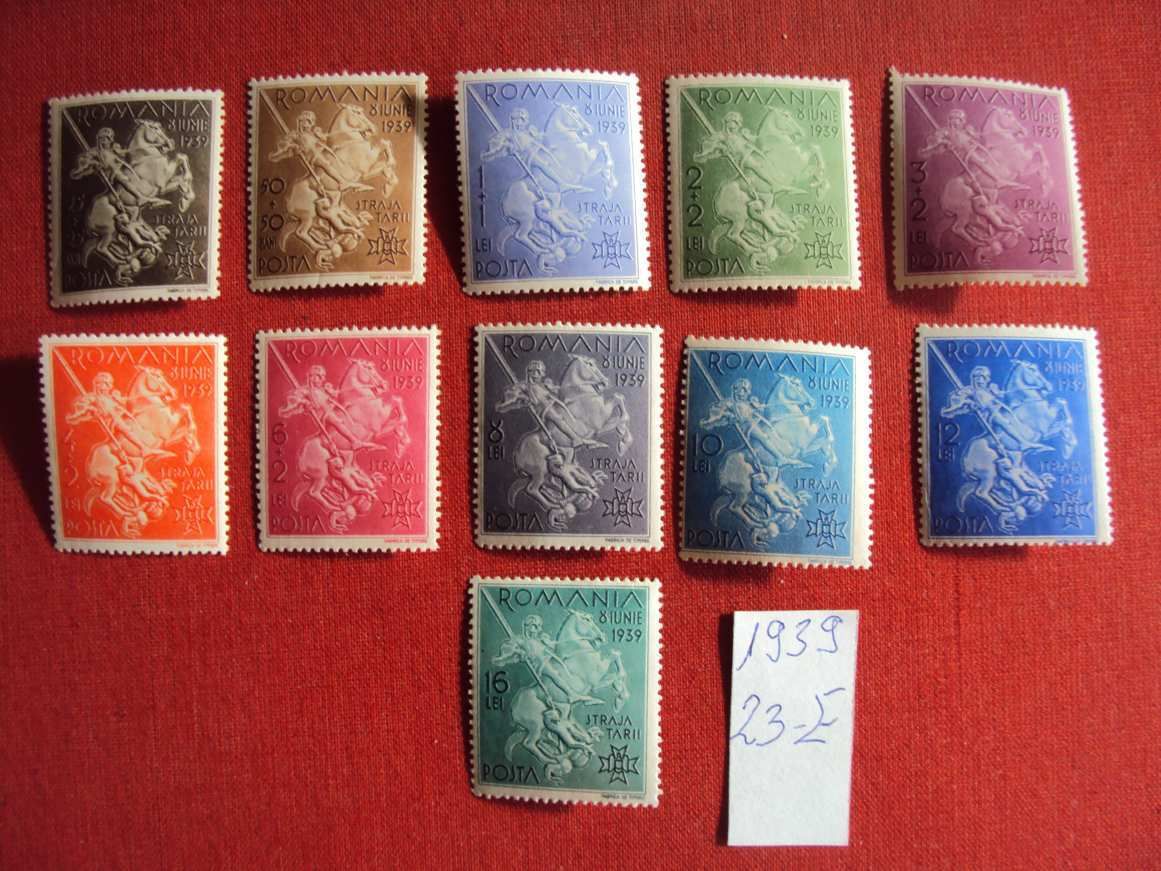 Román postatiszta sor.