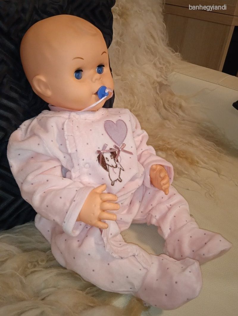 Retro nagy síró csecsemő baba 54 cm