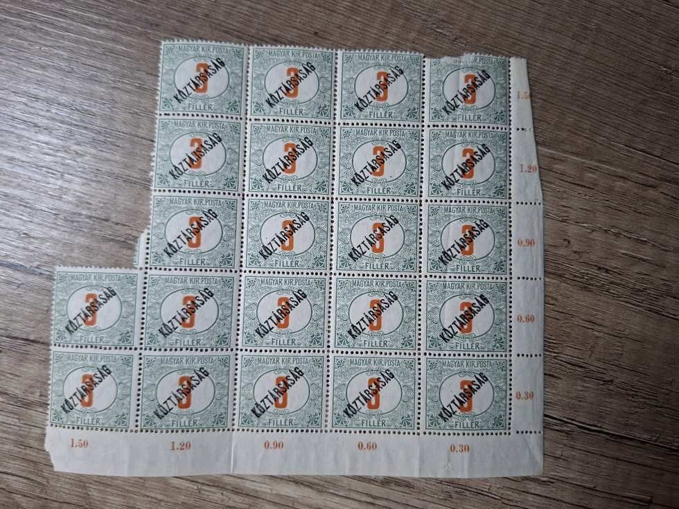 1919-es Köztársaság 3 filléres 22-es ívszéli összefüggésben**