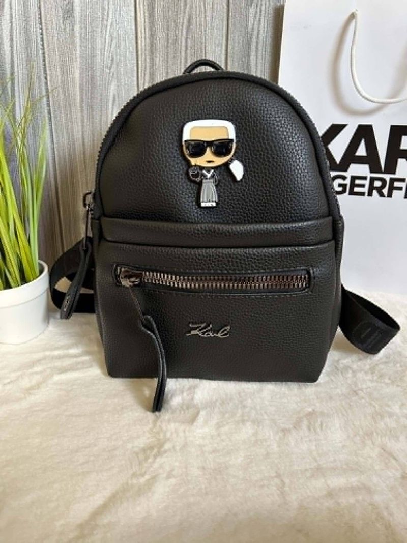 Karl Lagerfeld  hátitáska  új