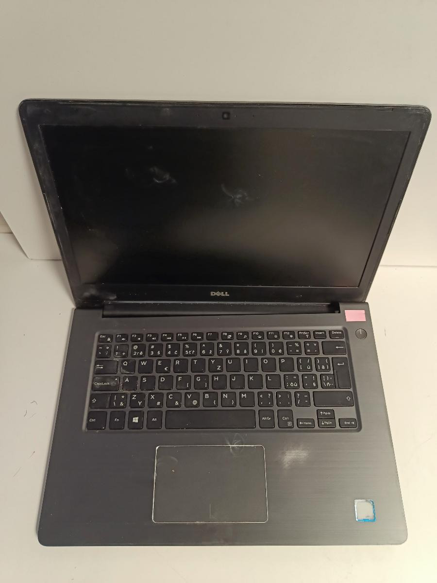 Dell Vostro P75G elindul