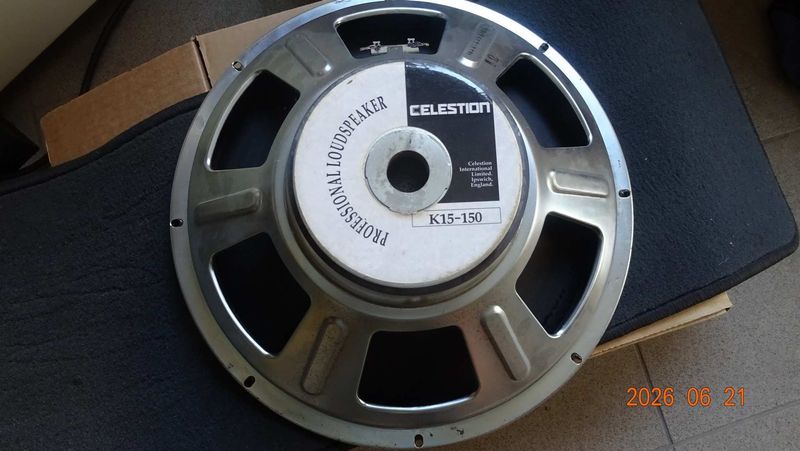 Celestion 15" mélysugárzó