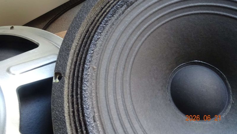 Celestion 15" mélysugárzó