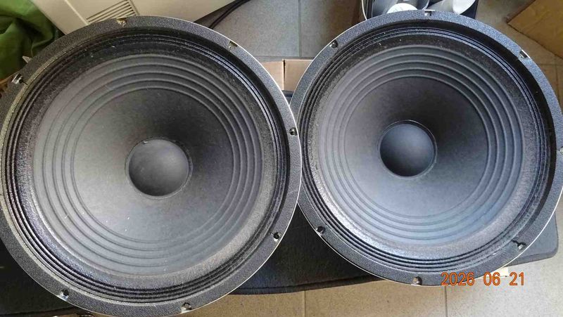 Celestion 15" mélysugárzó