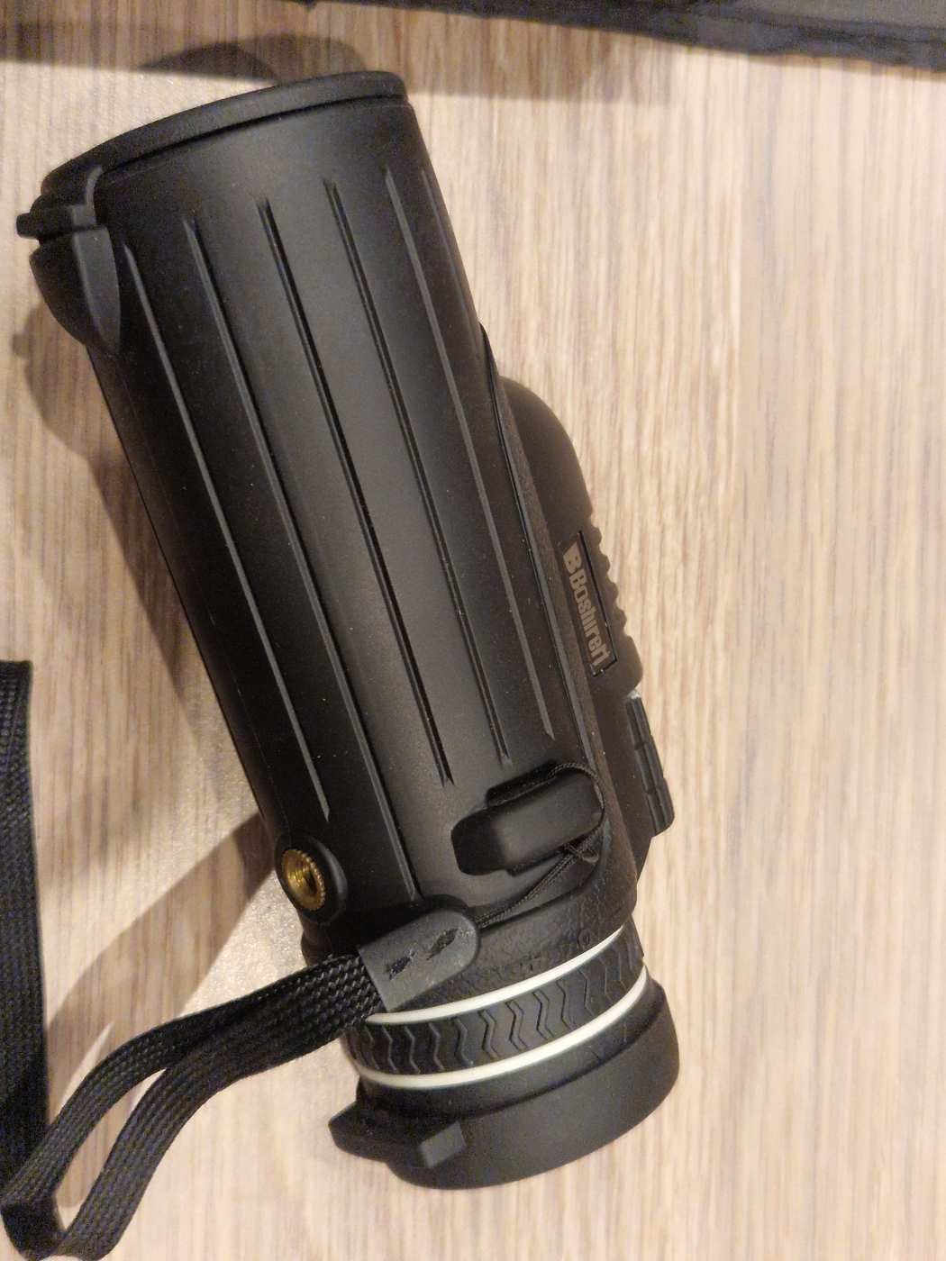 távcső 10x42