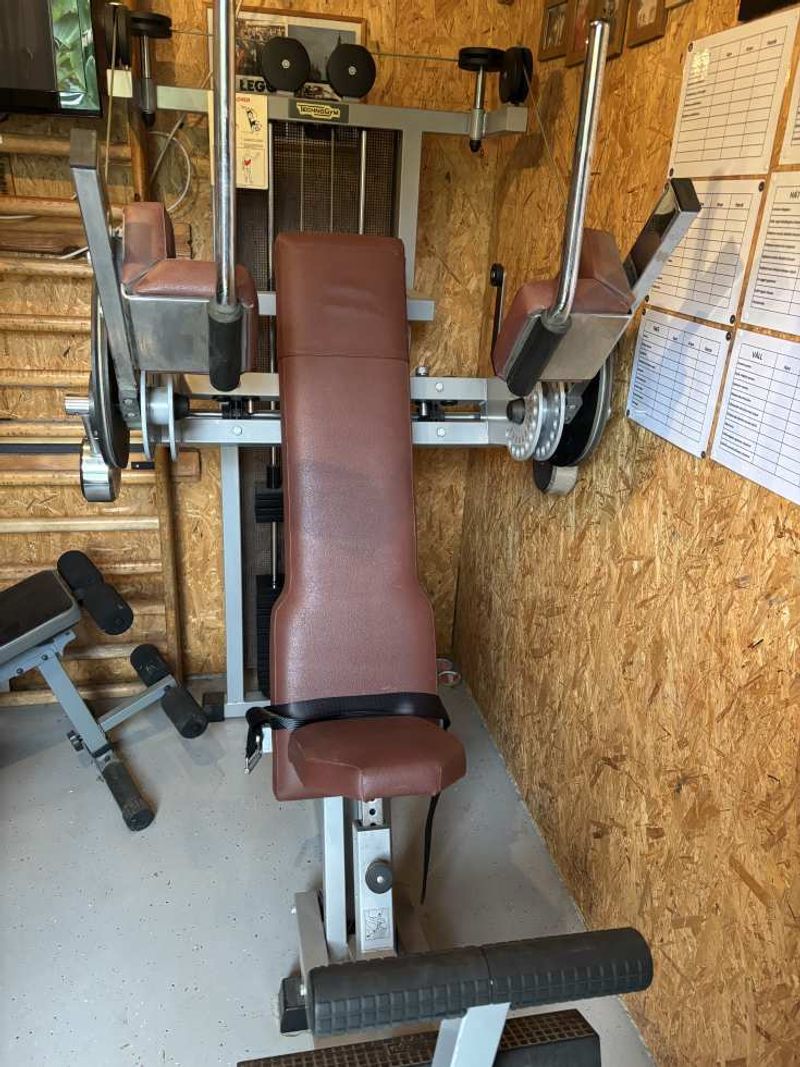 Technogym edzőtermi mellgép pullover M429