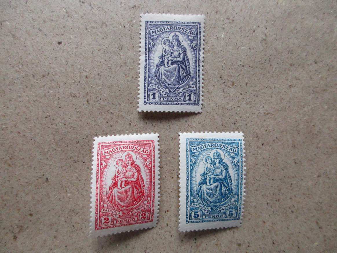 1926.  Keskeny Madonna**
