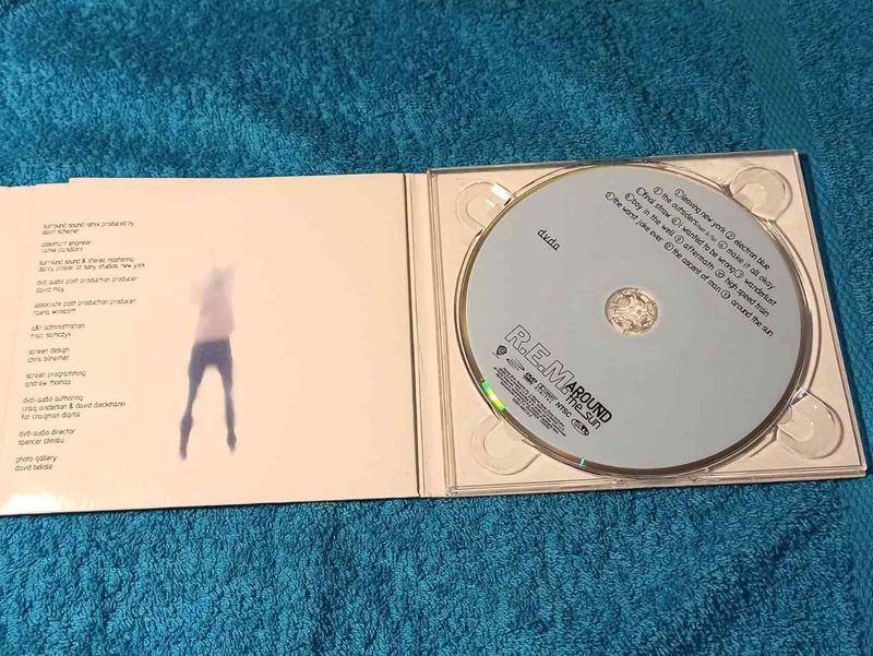 R.E.M. - Around The Sun CD + DVD DIGIPAK