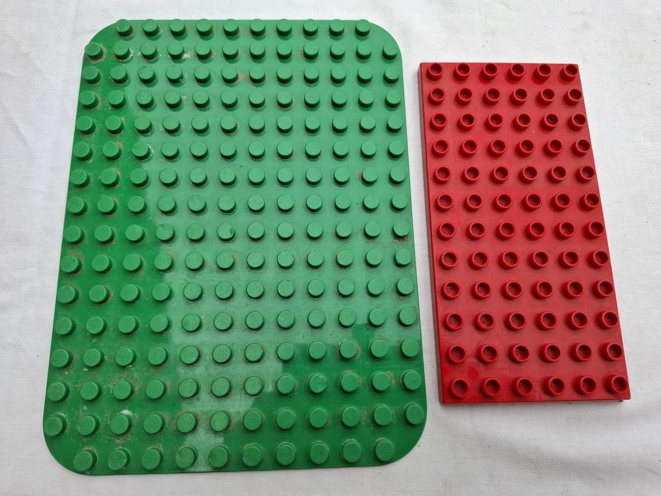 2db LEGO Duplo alaplap egyben