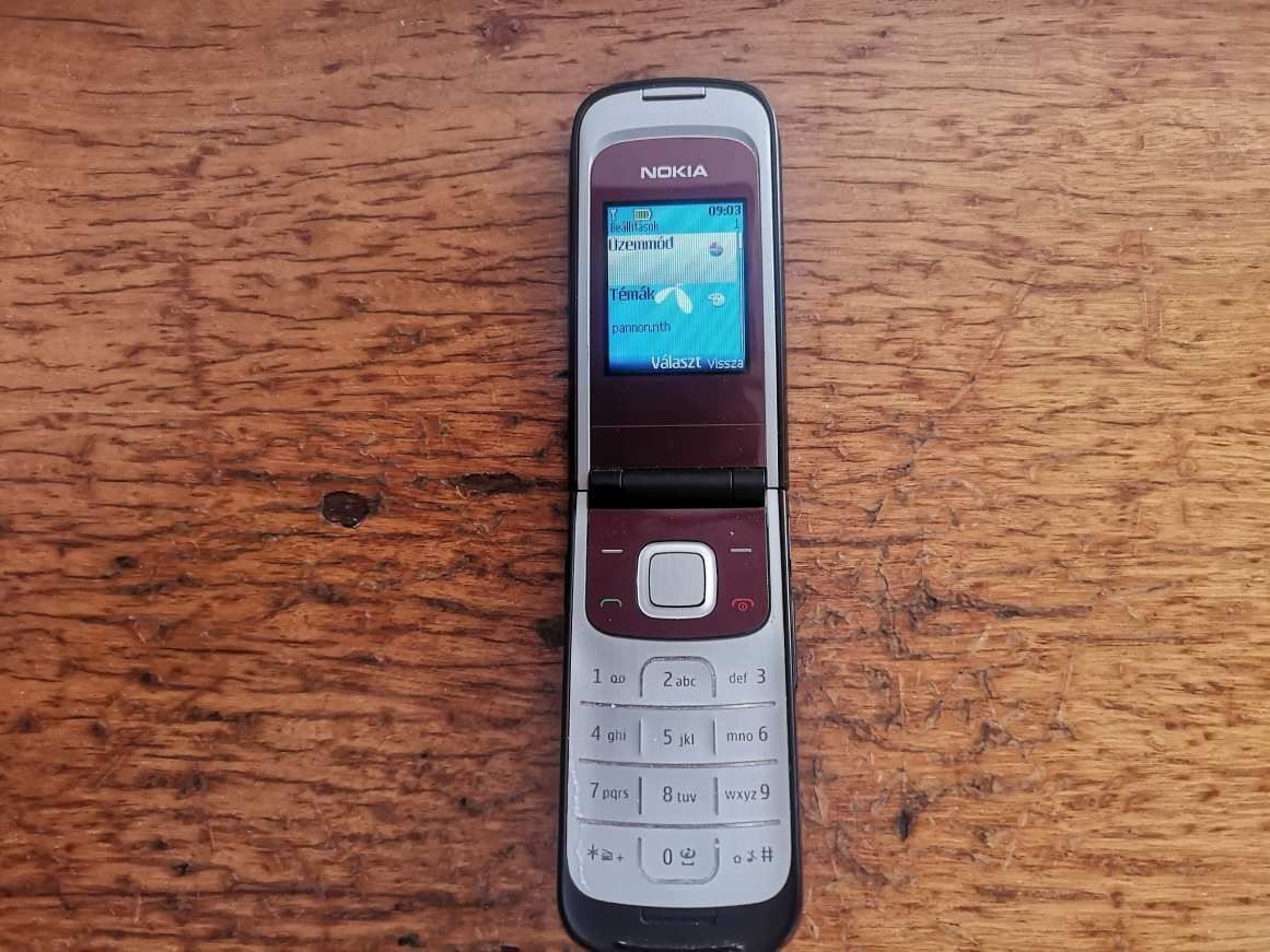 Nokia 2720a2 telefon