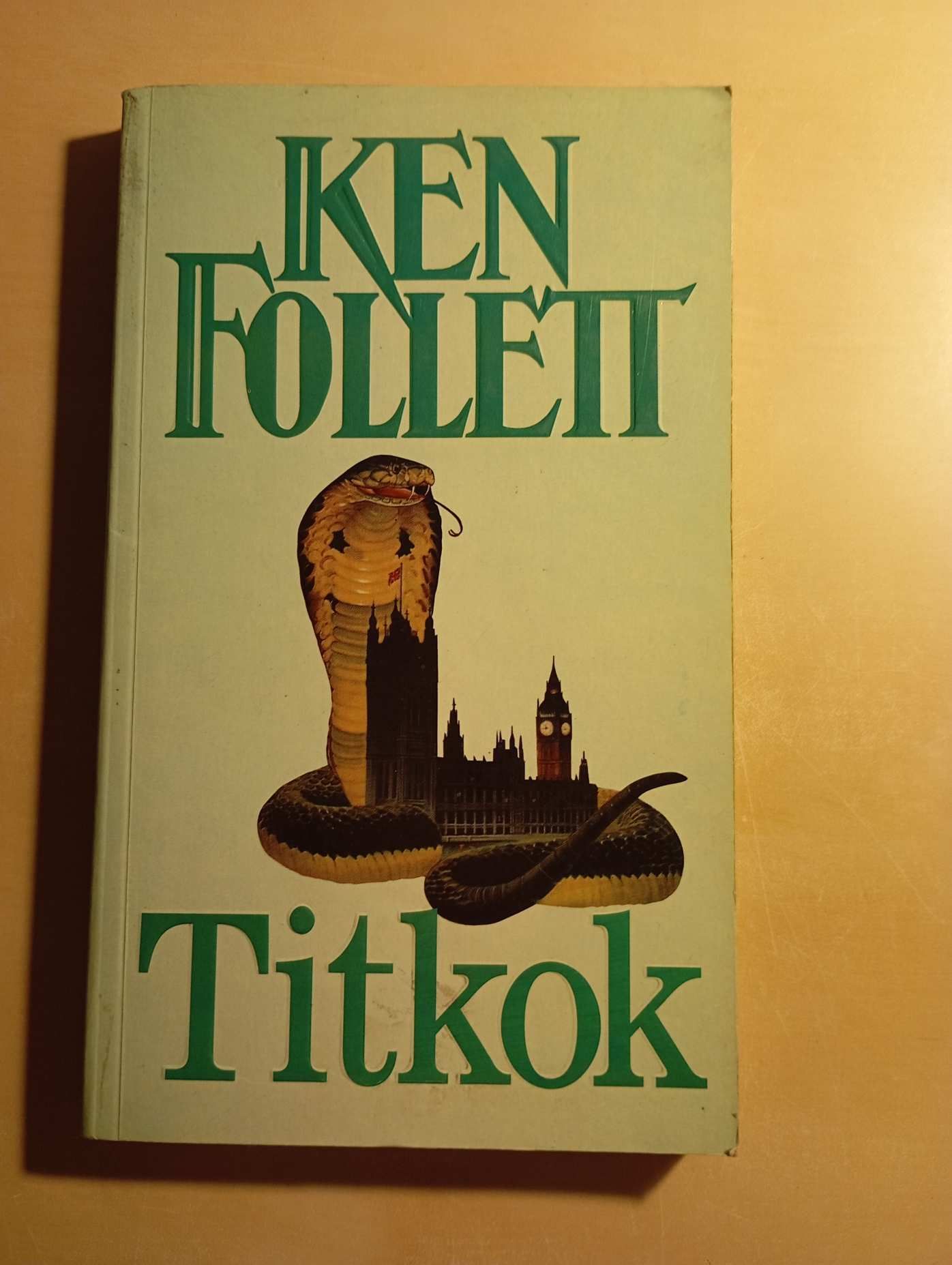 Ken Follett Titkok
