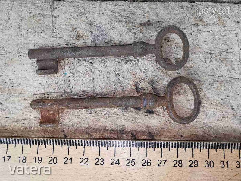 -AE073- 2db Régi Kulcs 12 cm Egyben Eladó
