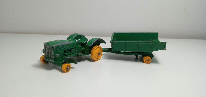 Matchbox John Deere Tractor + Trailer