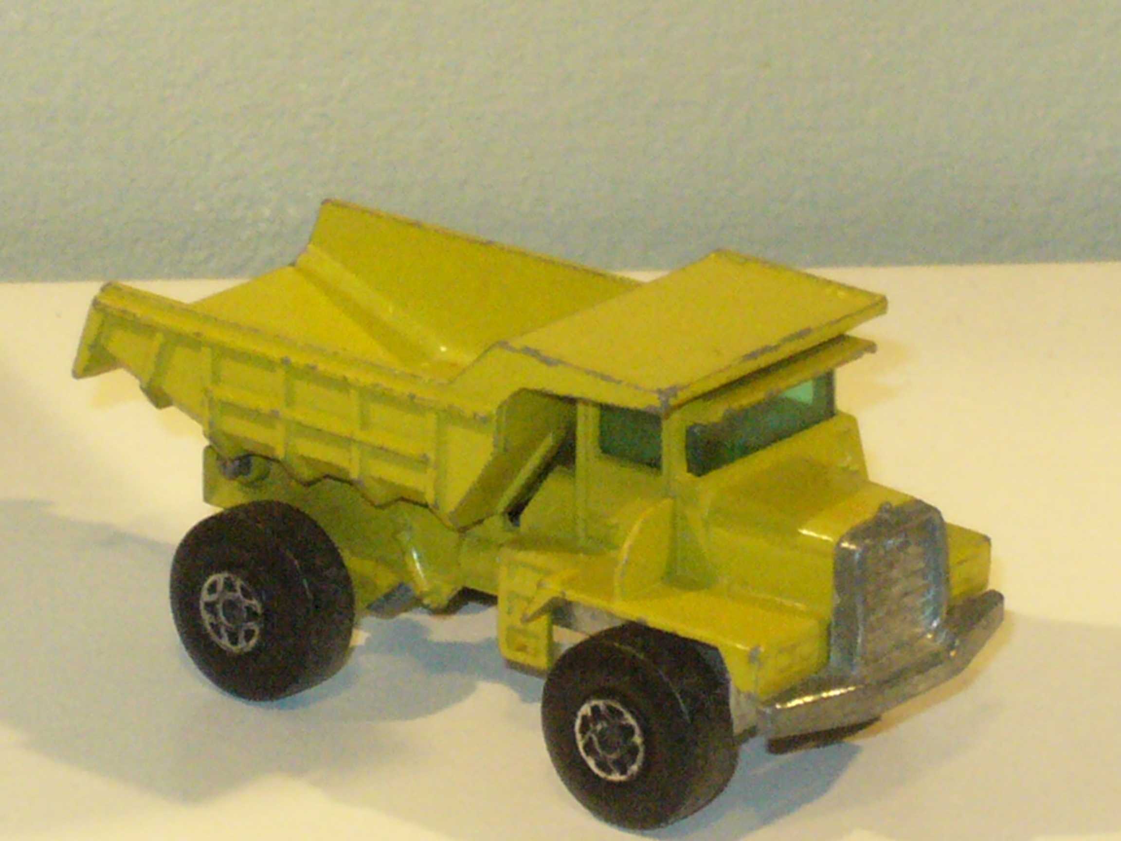 Matchbox Superfast #28 MACK - TEHERAUTÓ - 1970