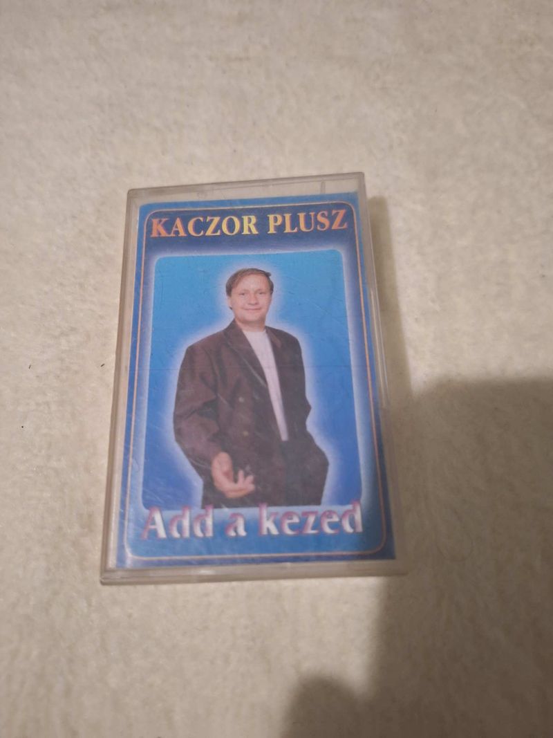 Kaczor Plusz Add a kezed