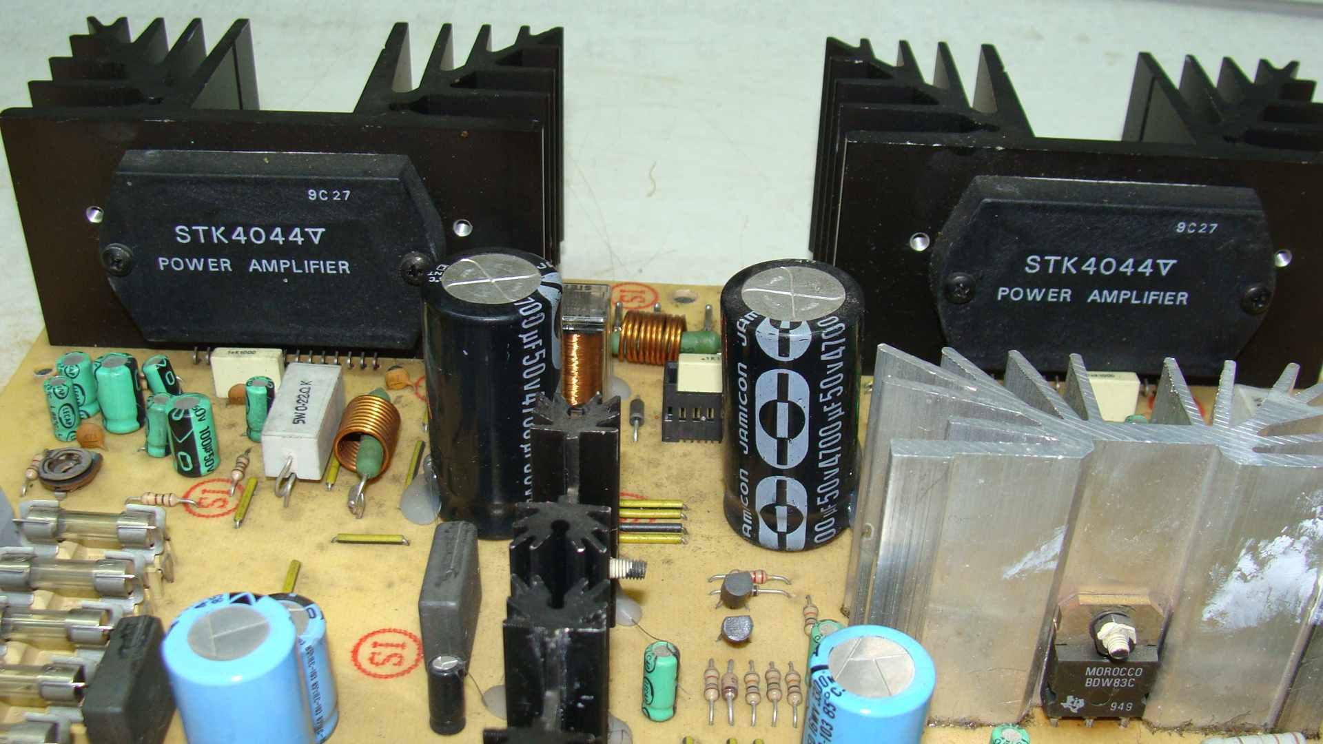 2X100W-OS VÉGFOK