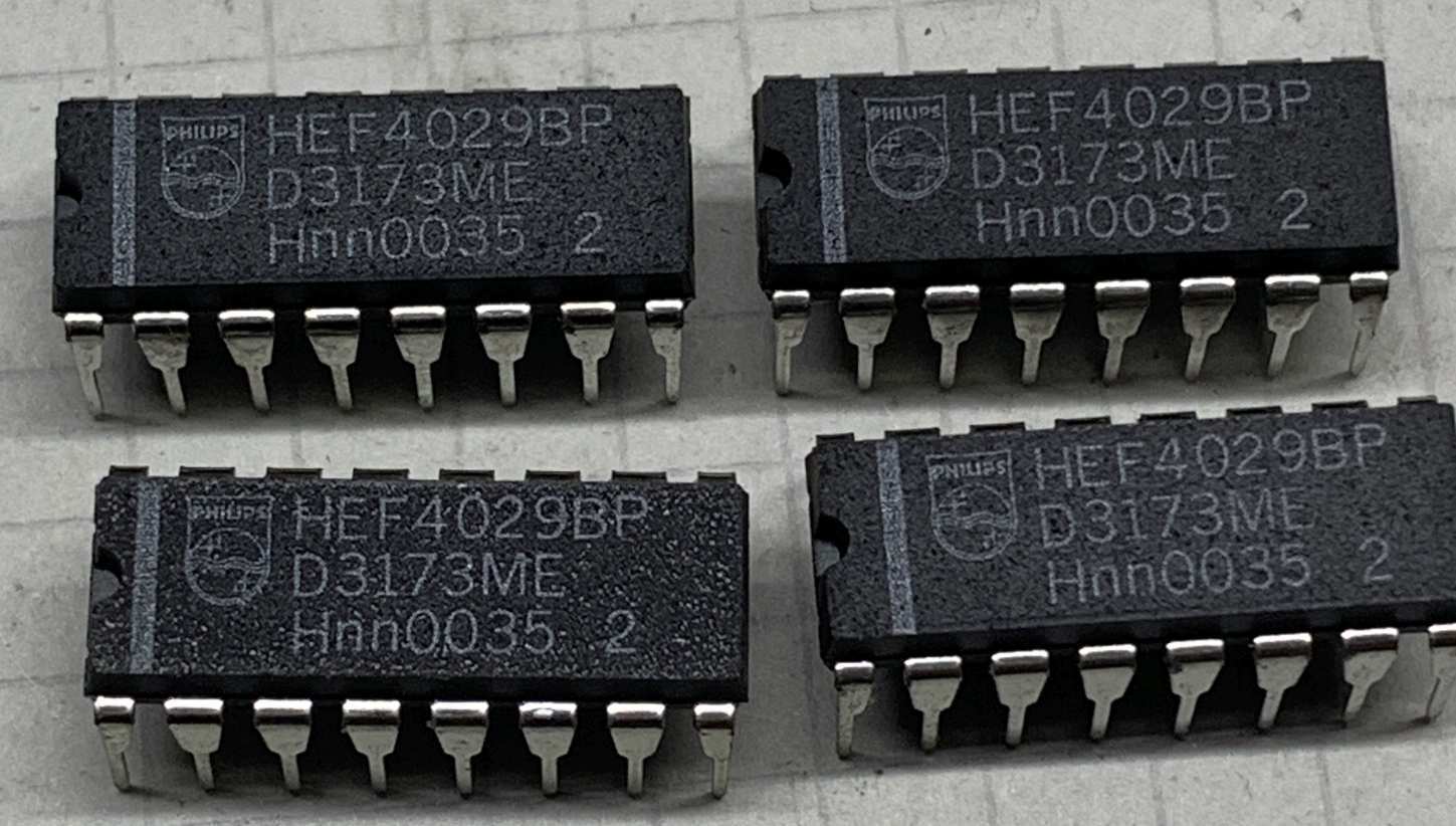 4db  CD4029 CMOS IC   INTEGRÁLT ÁRAMÖR EGYÜTT  0502C