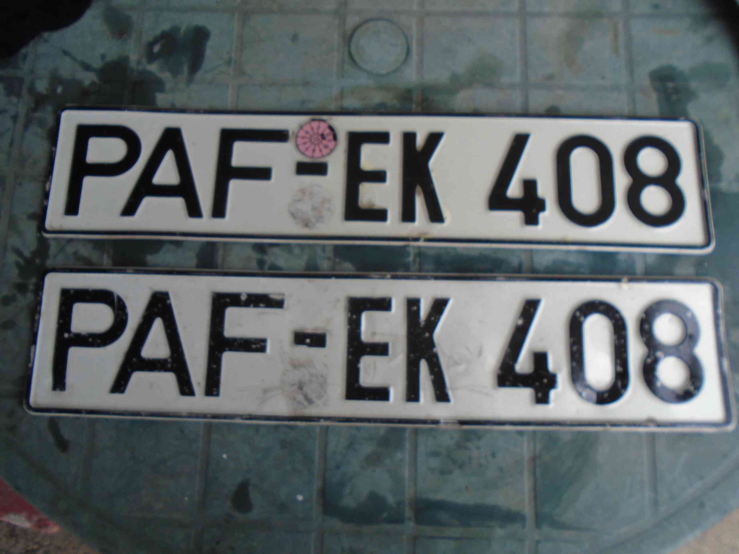 RENDSZÁMTÁBLA  RÉGI PAF PÁRBAN!!!!!!!