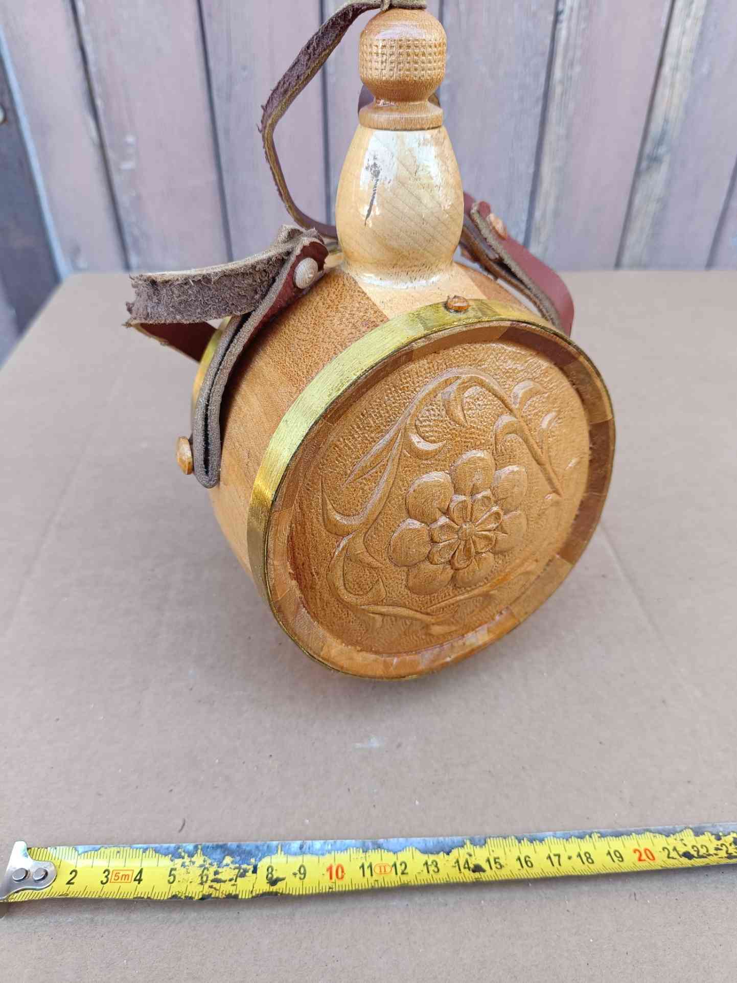 Fa faragott kulacs