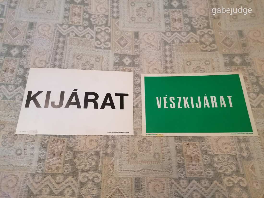 RETRO TÁBLA 2DB-SÁGVÁRI NYOMDA-MŰANYAG-