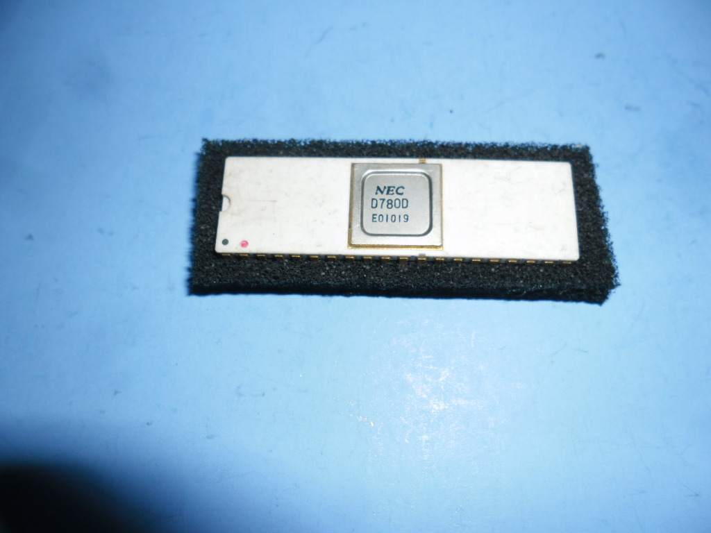 uPD 780 D   IC,
