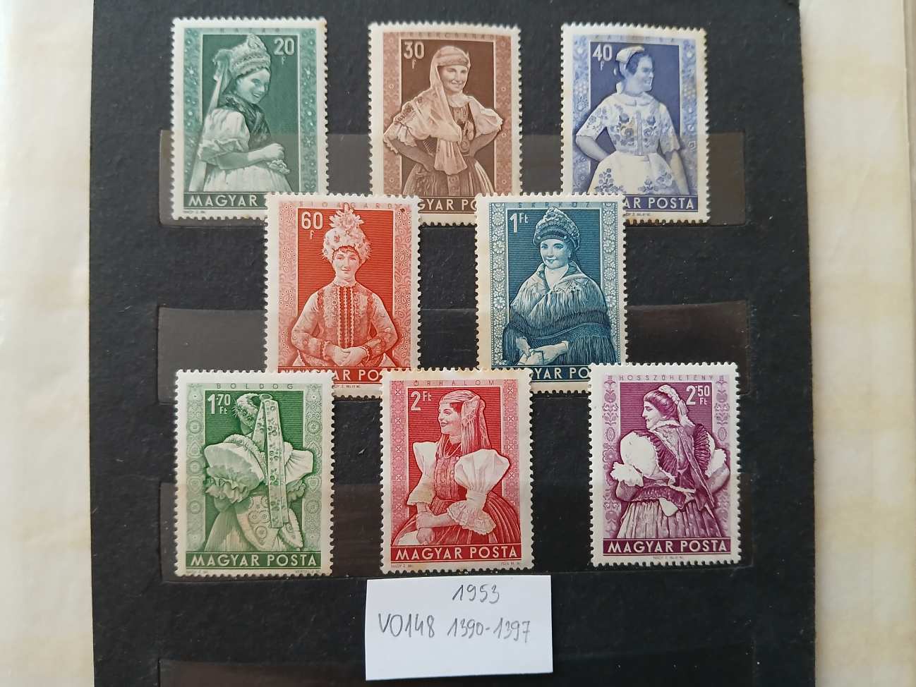 V0148 Magyar bélyeg 1953 1390-1397 postatiszta  egyes darabok barna folt - kat.ár 7000 HUF 