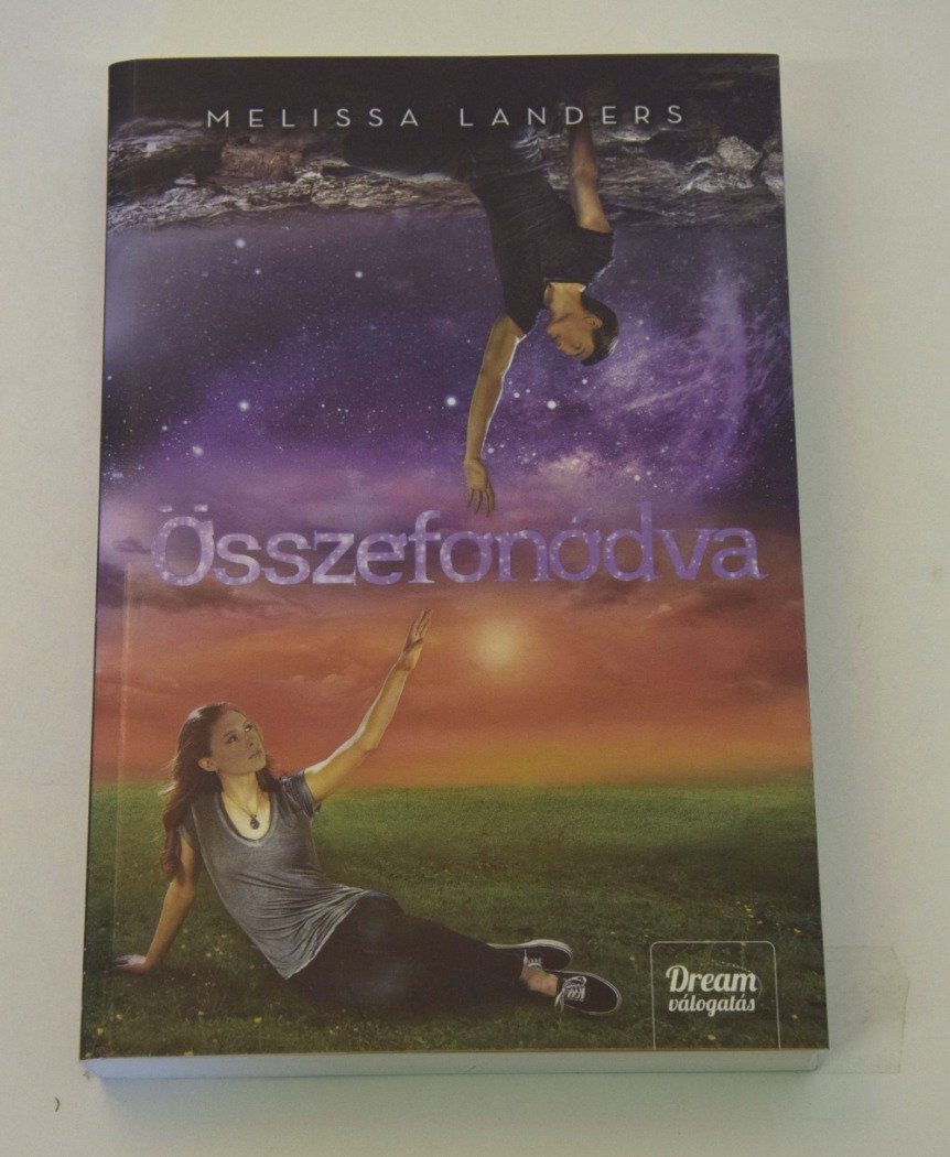 K514 - MELISSA LANDERS - ÖSSZEFONÓDVA