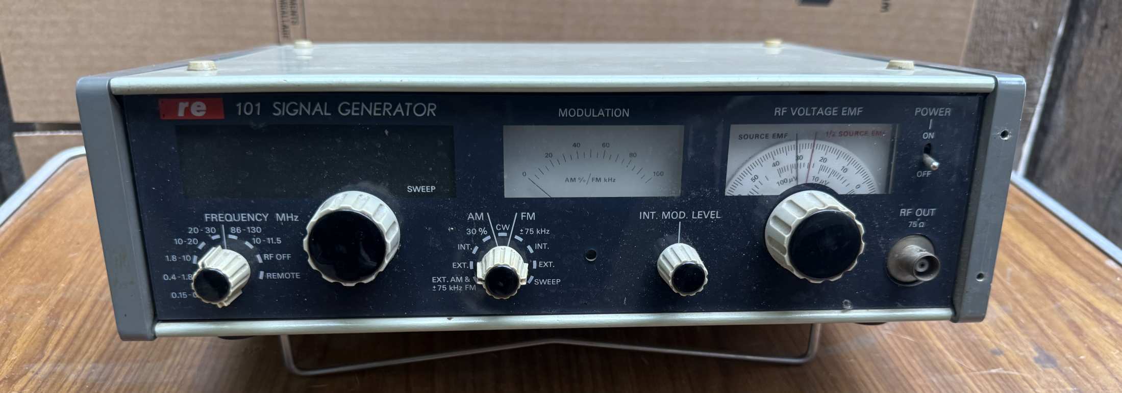 Re-101 signal generator
