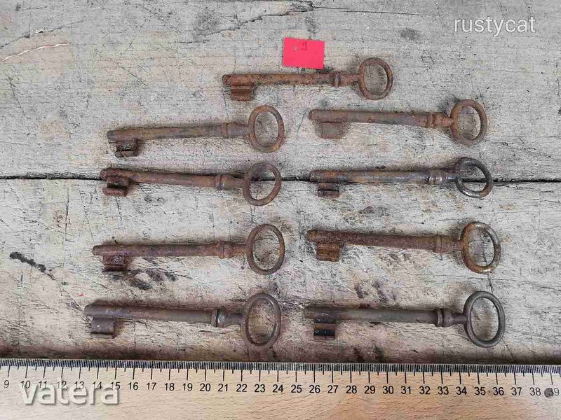 -AE080- 9db Régi Kulcs 12 cm Egyben Eladó