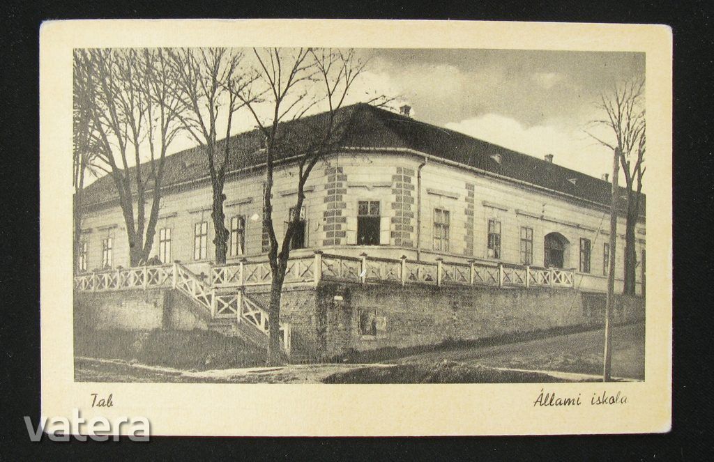 Tab, iskola