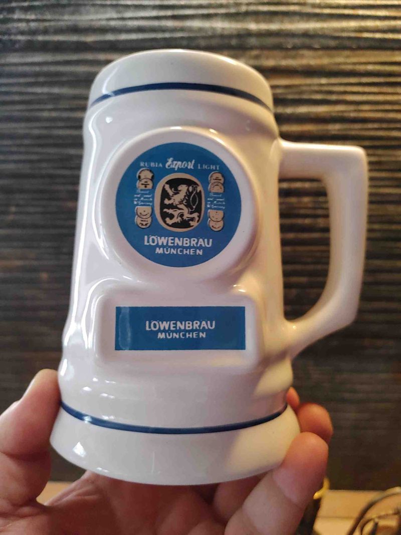 LÖVENBRAU  München   sörös korsó