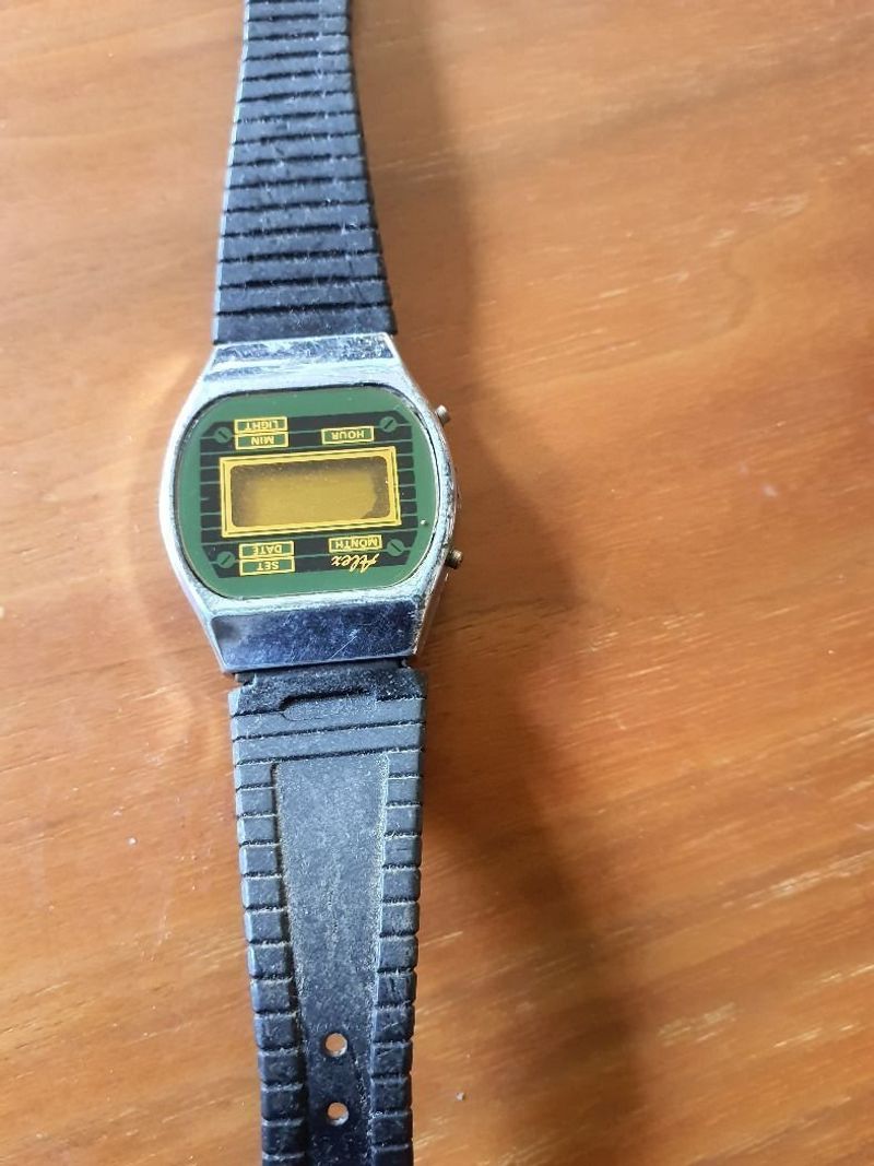 RETRO KARÓRA