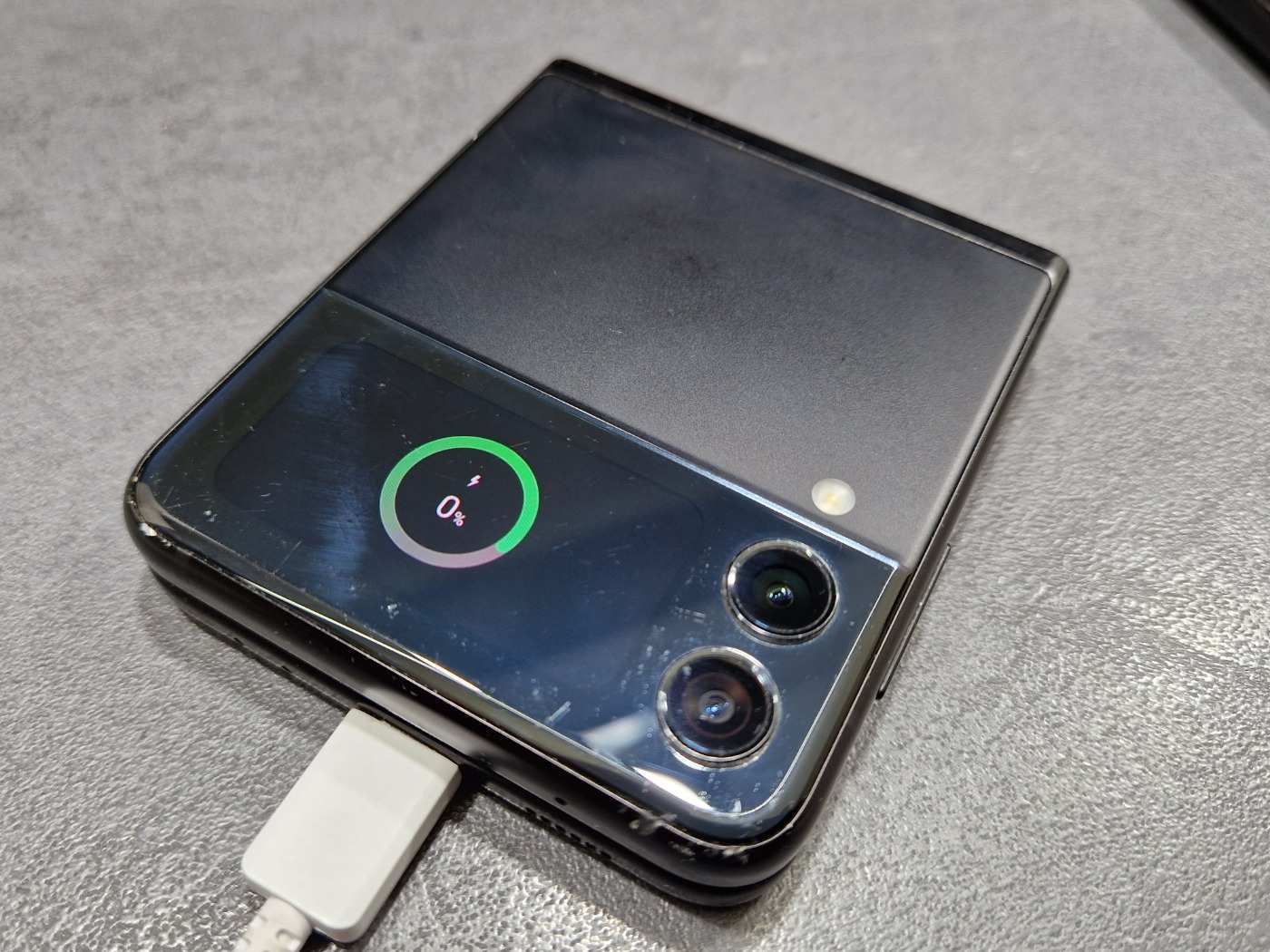 Samsung Flip 3 hibás