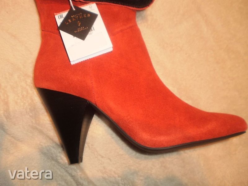 STRADIVARIUS NARANCS CSIZMA