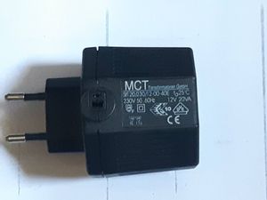 MCT AC adapter 12V 20VA működő