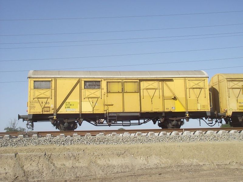V-híd tehervagon 2db