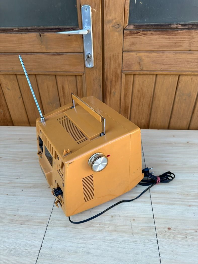 Loewe P701 TV